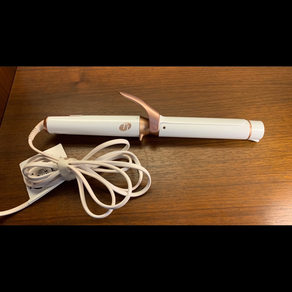 T3 Convertible base and Polished Curls attachment